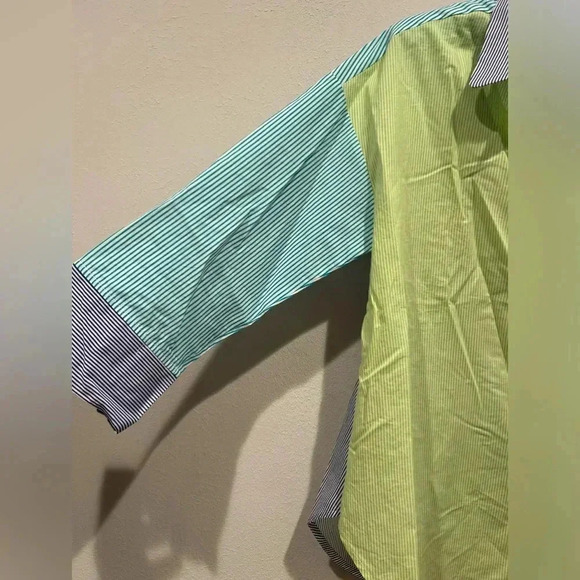 TERRA SJ Apparel Multi Colored Stripped Button Up Top / Size XS / - Picture 3 of 8